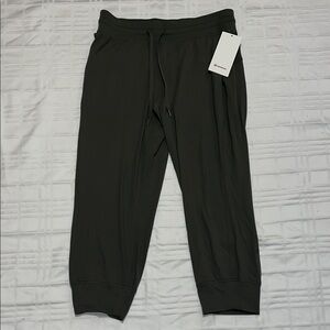 NWT Women's Ready to Rulu Army Green Joggers LL65